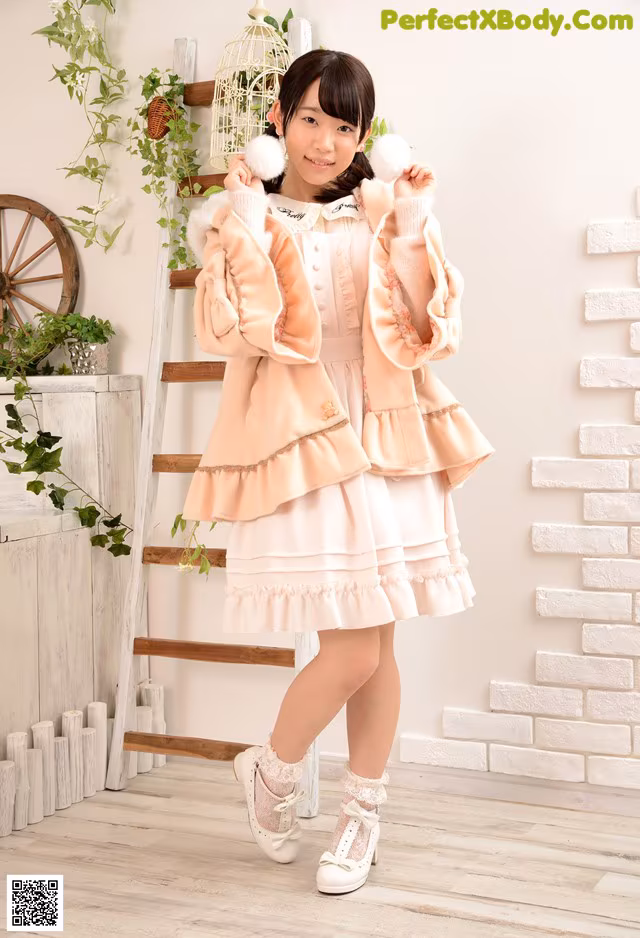 Yura Kano - Ivory Hot Beut